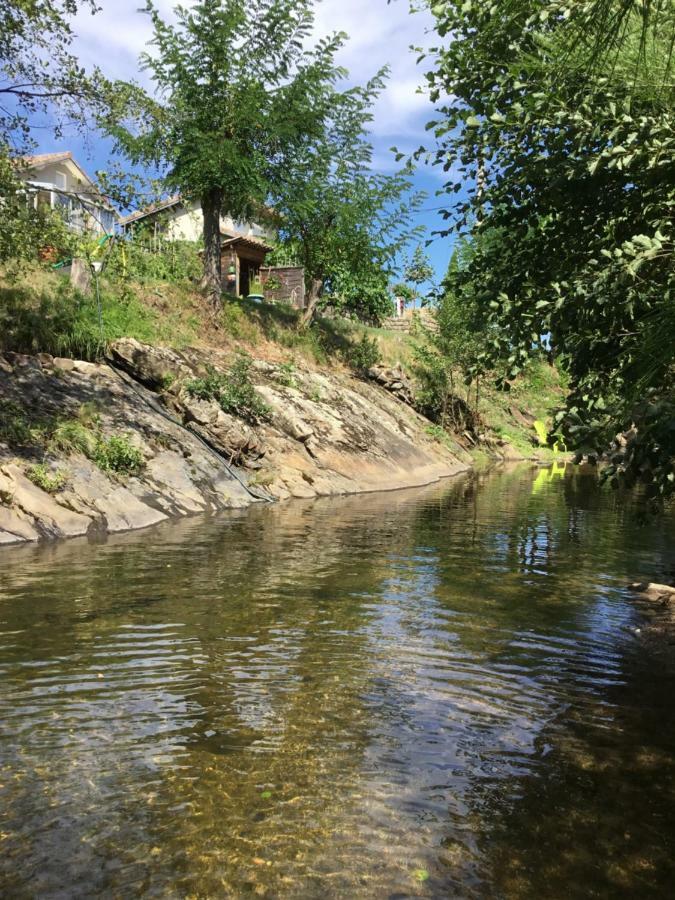 Gite Du Devez Des Bruyeres Prades (Ardeche) Exterior foto
